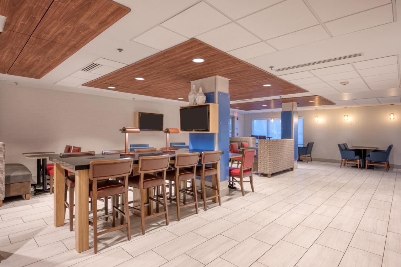 Holiday Inn Express Radcliff Fort Knox By Ihg Exterior photo