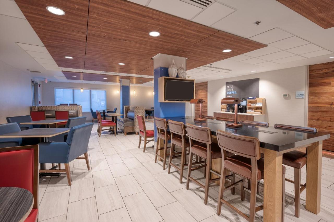Holiday Inn Express Radcliff Fort Knox By Ihg Exterior photo